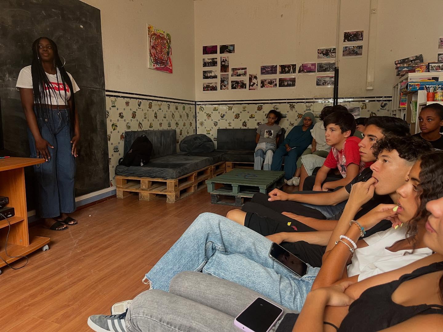 Jovens estagiários/as inspiram colegas a pensar no futuro